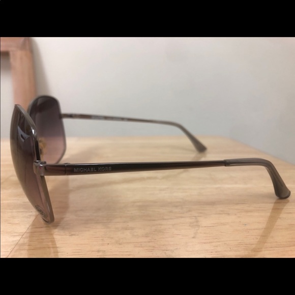 Micheal Kors sunglasses - Picture 3 of 5